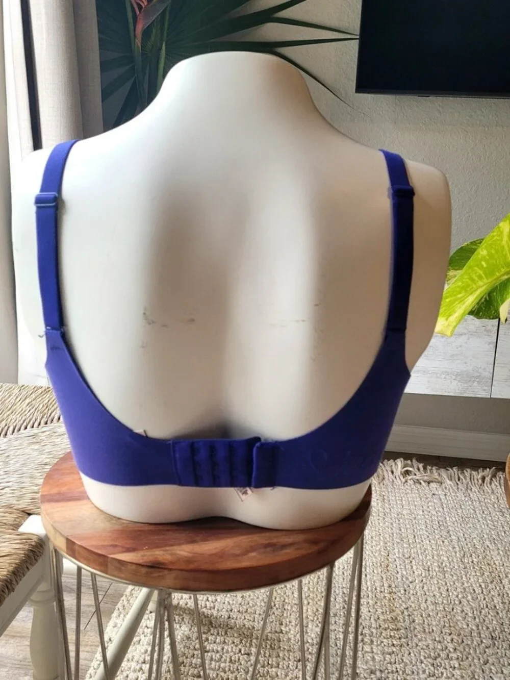 Victoria's Secret Blue Nylon Spandex Bra 34D with Heart Charm